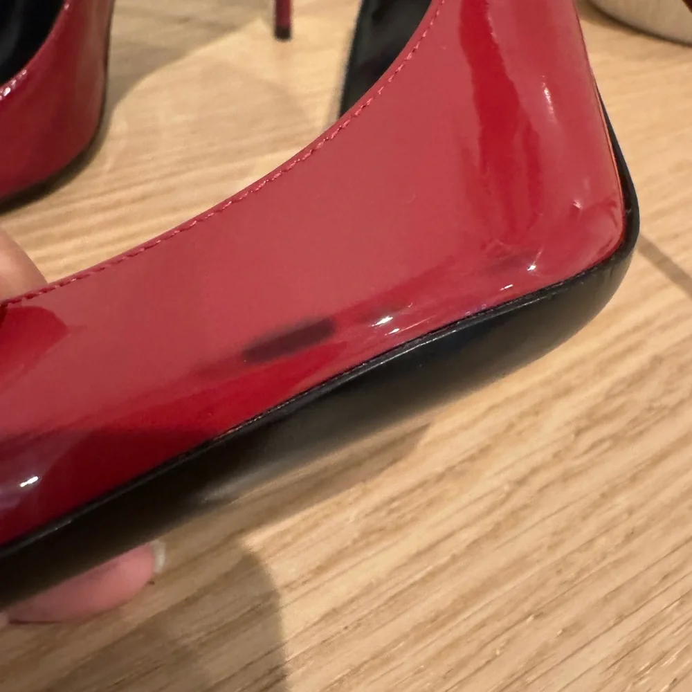 Saint Laurent Burgundy Patent Pointed-Toe Pumps - Picture 2 of 14